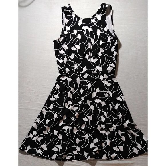 ANN TAYLOR BLACK AND WHITE POPPY PRINTED SLEEVELESS DRESS SIZE 2 - Picture 7 of 7